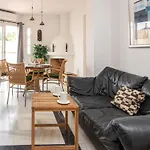 1 Bedroom In Mijas Costa *