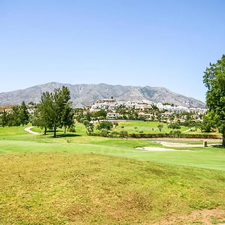 1 Bedroom In Mijas Costa 푸엔히롤라