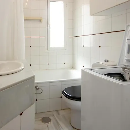 1 Bedroom In Mijas Costa 푸엔히롤라