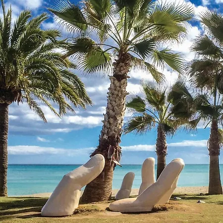 1 Bedroom In Mijas Costa דירה *